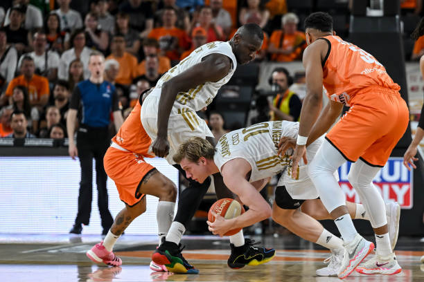 门将的头球 门将的头球