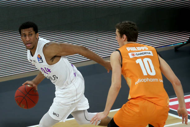 2比1战胜 2比1战胜